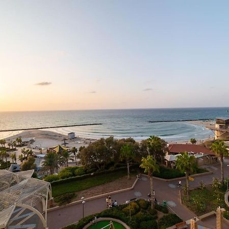 Beachfront Apartment With Breathtaking Sea View Νετάνια Εξωτερικό φωτογραφία